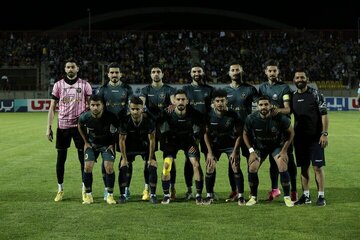 تیم فوتبال شمس آذر قزوین برابر ذوب آهن شکست خورد