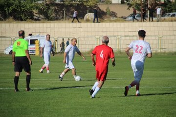 تساوی پیشکسوتان تیم ملی فوتبال و پرسپولیس زنجان در دیداری دوستانه