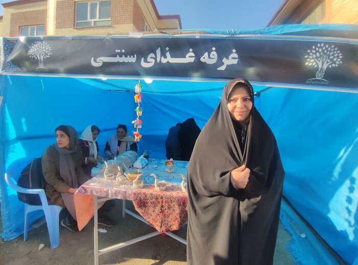 فرجام خوش برنامههای گردشگری پاییزی ملایر با جشنواره گردو و بادام علی آباد