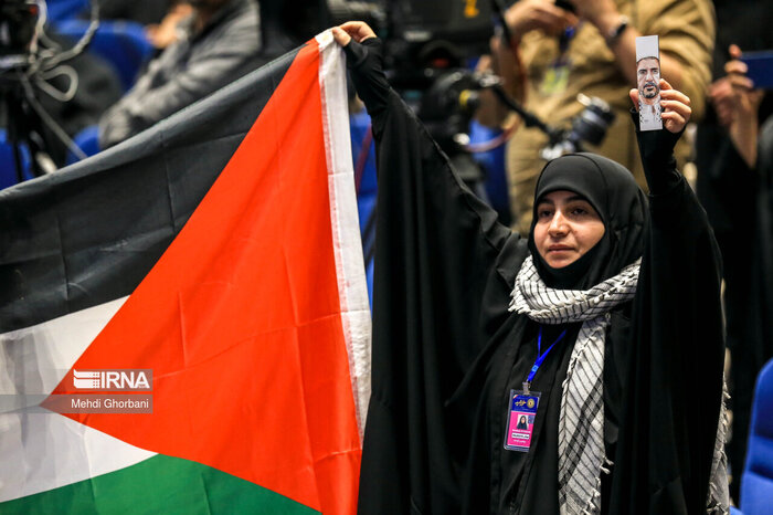 روایتگریتصویری به سبک خبرنگار کوله پشتی