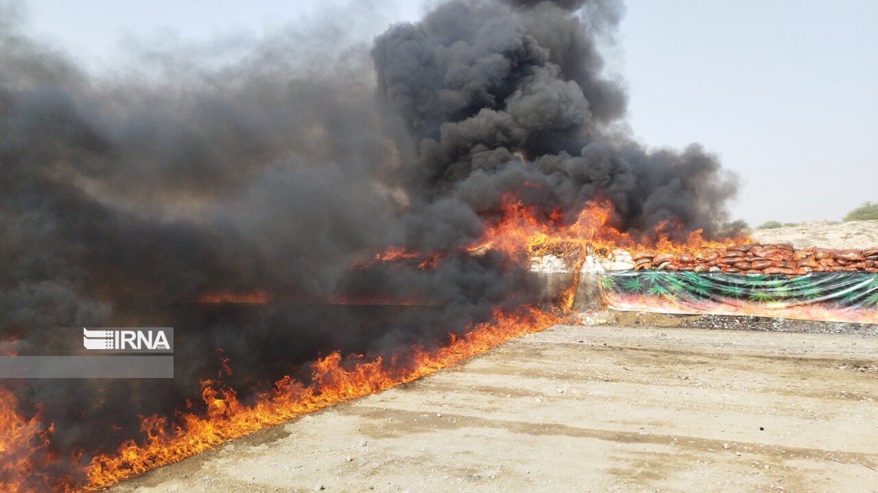 دادستان: ۱۳ کانتینر کالاهای وارداتی در بوشهر امحا شد دادستان: ۱۳ کانتینر کالاهای وارداتی در بوشهر امحا شد