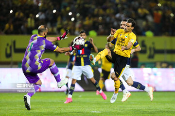 Sepahan defeats Sanat Naft Abadan  4-1 in IPL