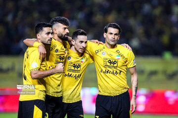 Sepahan defeats Sanat Naft Abadan  4-1 in IPL