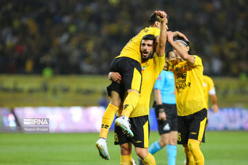 Sepahan defeats Sanat Naft Abadan  4-1 in IPL