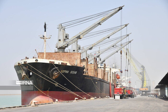 صادرات ۵۱۲ هزار تن کالای استانهای دیگر از مرزهای خوزستان انجام شد