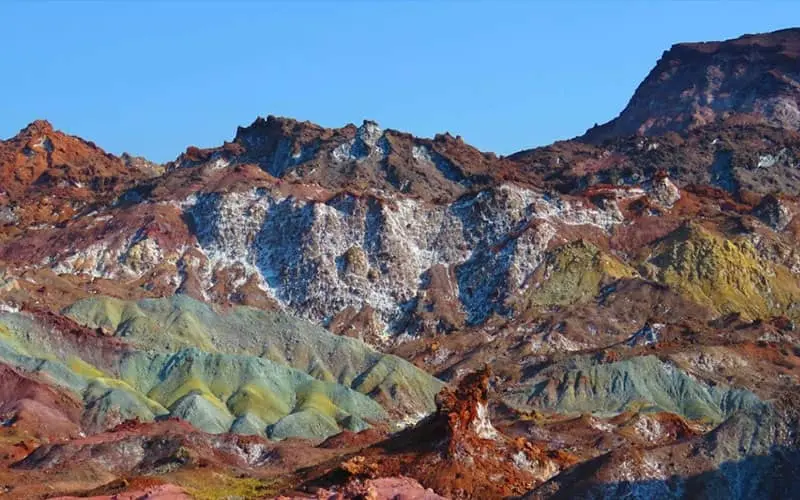دره رنگین کمان جزیره هرمز؛ شگفتی زمین‌شناسی
