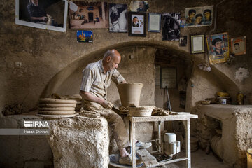 Iran : la poterie dans la province de Hamedân