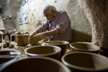 Iran : la poterie dans la province de Hamedân