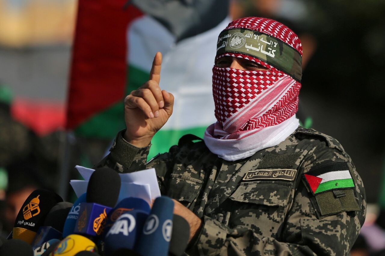 أبو عبيدة: مقاومون أسروا مجموعة جديدة من الصهاينة وعبروا بهم لغزة