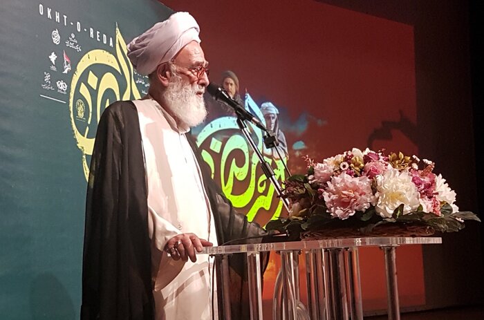 رونمایی از فیلم حضرت معصومه در قم/نشان خادمی به مجید مجیدی اهدا شد