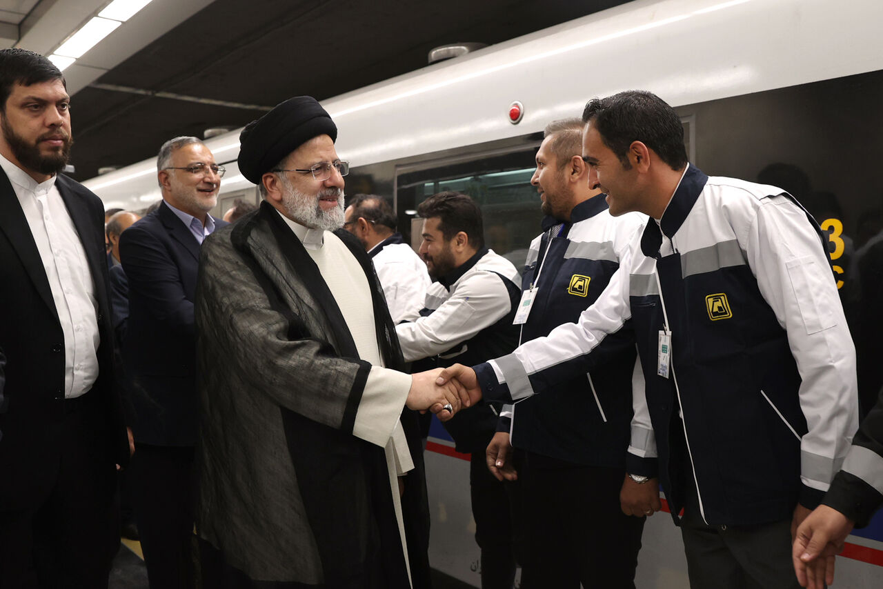 Iranian president opens 4 new subway stations in Tehran