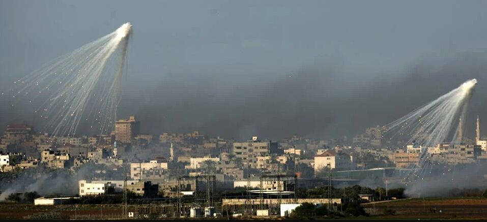 Crimen de guerra; El régimen sionista utiliza bombas con fósforo blanco contra Gaza