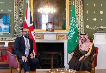 وزیران خارجه عربستان و انگلیس درباره تحولات غزه تلفنی گفت وگو کردند