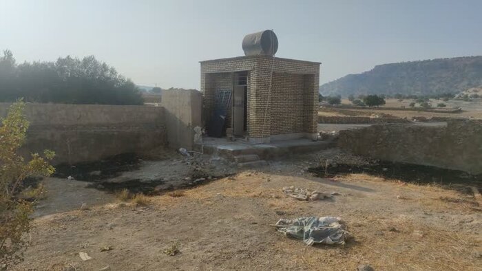 سقف لرزان مدرسه فرسوده روستای سواری چرام