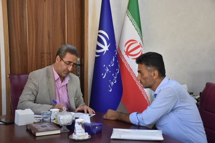 شهروندان فارس پای میز خدمت / نمایندگان وزرا پاسخگوی مشکلات