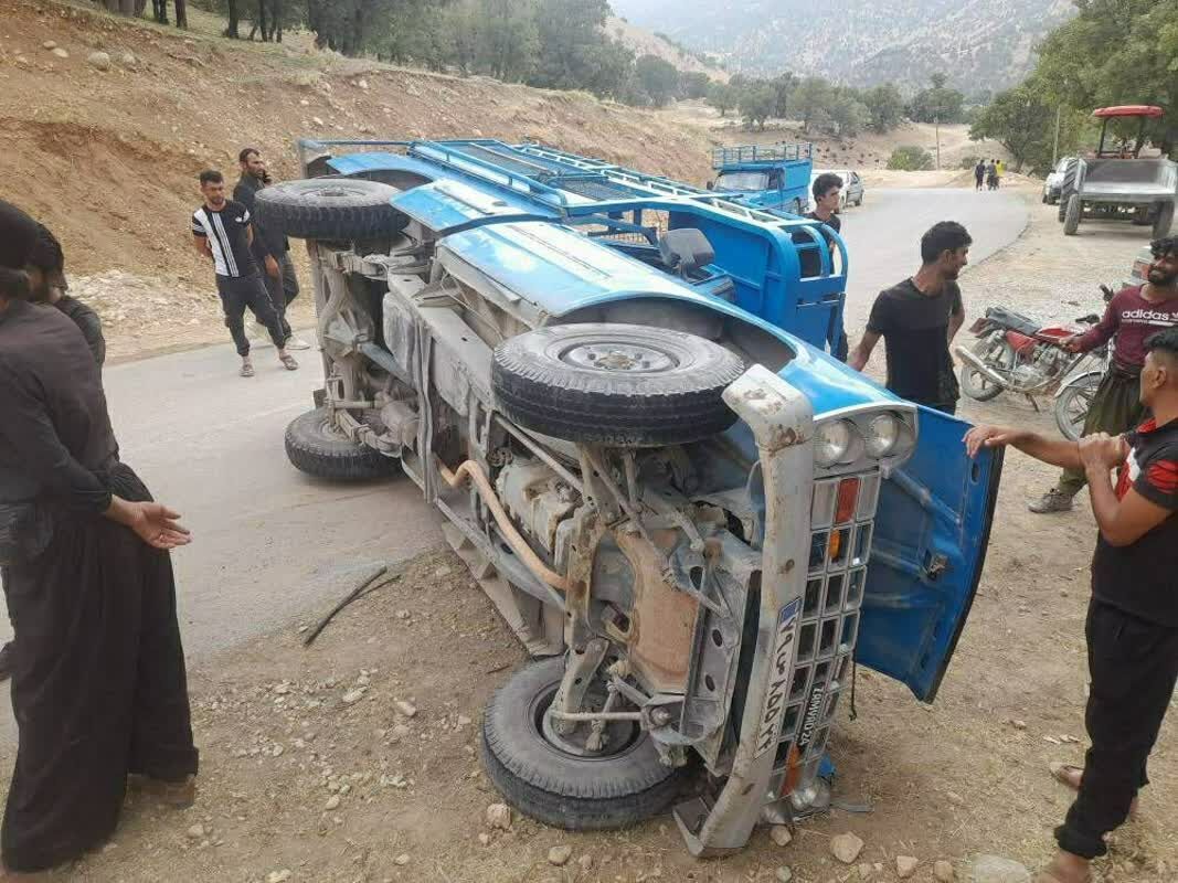 واژگونی خودرو حامل دانشآموزان در چهارمحال و بختیاری 2
