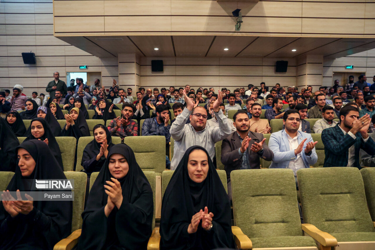 آفتاب علم‌آموزی از شیراز طلوع کرد/ توجه به نظر دانشجویان؛ کلیدواژه سخنان رییس‌جمهوری