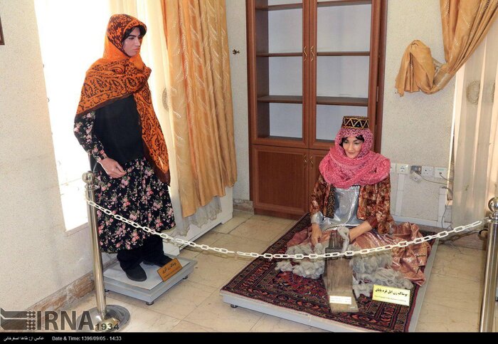 رخت فراموشی برتن لباس‌های سنتی آذربایجان غربی