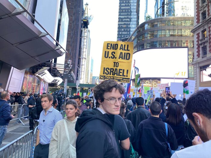 تجمع حامیان فلسطین در قلب نیویورک همزمان با حمایت آمریکا از حملات رژیم صهیونیستی