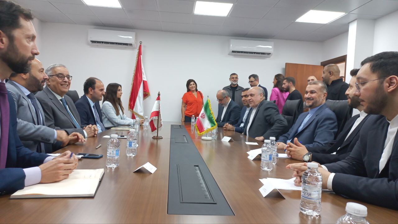وزير الخارجية الايراني يلتقي نظيره اللبناني في بيروت