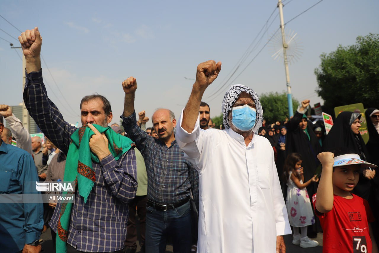 فریاد "مرگ بر اسرائیل" نمازگزاران خوزستانی در حمایت از مردم فلسطین طنین انداز شد+ فیلم