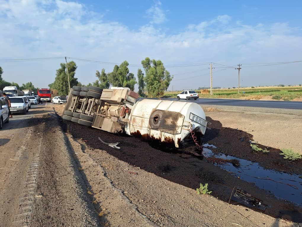 برخورد ۲ دستگاه تریلر باعث ایجاد ترافیک سنگین در بزرگراه شوش اهواز شد