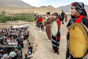 Grape and apple harvest festival in west Iran