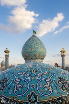 La visite du président Raïssi au mausolée de Shahcheragh à Chiraz