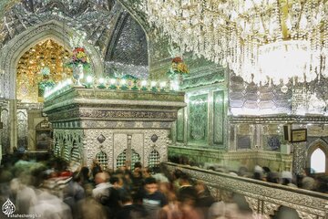 La visite du président Raïssi au mausolée de Shahcheragh à Chiraz