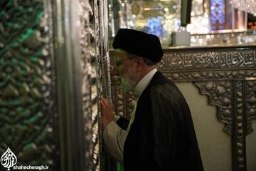 La visite du président Raïssi au mausolée de Shahcheragh à Chiraz