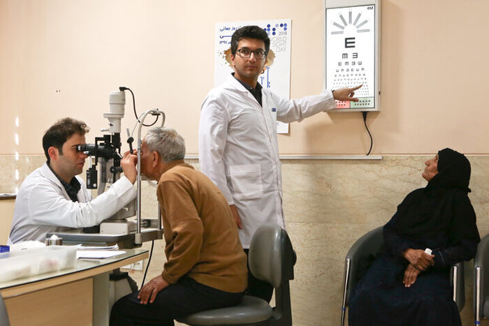 وزارة الصحة:اكتفاء إيران الذاتي في علاج العيون / 80% من حالات العمى يمكن علاجها