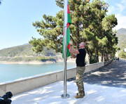Aliyev Karabağ'da Azerbaycan bayrağını dalgalandırdı