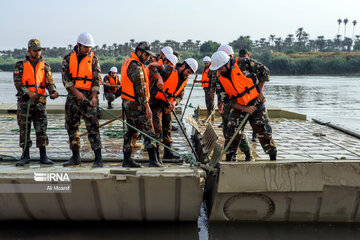 Army builds pontoon bridge on Karun river