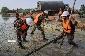 Army builds pontoon bridge on Karun river