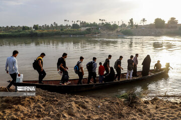 Army builds pontoon bridge on Karun river