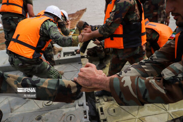 Army builds pontoon bridge on Karun river