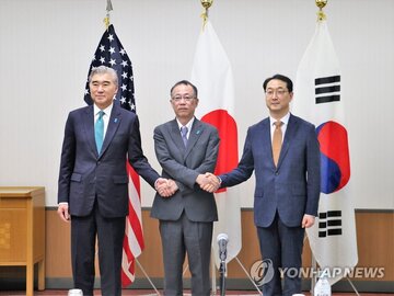 دیدار نمایندگان آمریکا، کره‌جنوبی و ژاپن/موضوع هسته ای کره‌شمالی همچنان در دستورکار