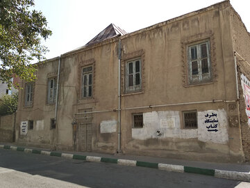 خانه خدیوی زنجان در حال مرمت و بازسازی است
