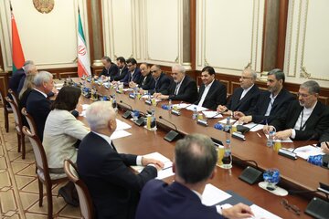مخبر: حجم مبادلات اقتصادی تهران- مینسک تناسبی با مناسبات سیاسی ندارد