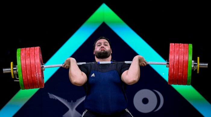 وزنه برداری زنجان درخشان و رو به رشد