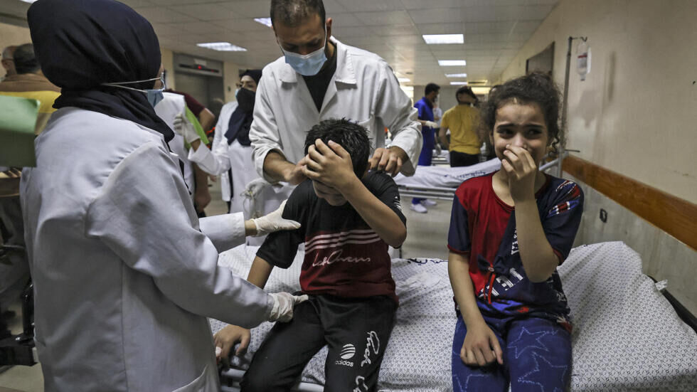 طوفان الأقصى (12)..الاحتلال يرتكب مجزرة جديدة بقصف مستشفى بغزة