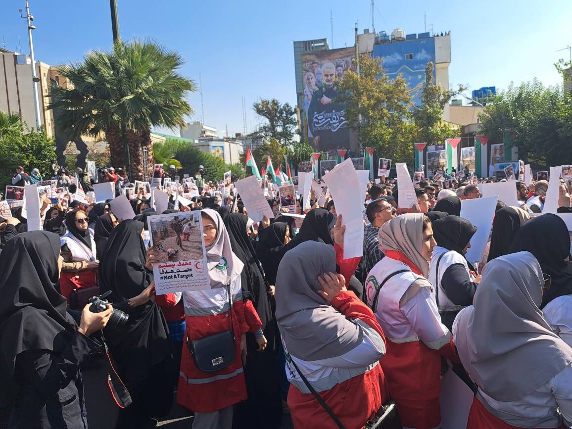 تجمع دانشگاهیان و پزشکان درحمایت از مردم غزه/شعار «مرگ بر اسرائیل» در تهران طنین‌انداز شد