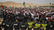 آلاف الأردنيين يزحفون نحو الحدود تنديدا بالعدوان الصهيوني على غزة