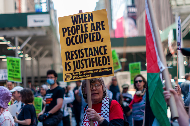 رسانههای غربی چگونه نسلکشی اسرائیل در غزه را توجیه میکنند؟