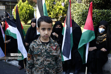 Mothers, children in support of Gaza