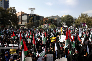 Mothers, children in support of Gaza