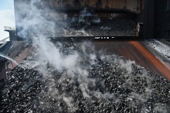 احیای کارخانه کُک طبس برای بینیازی از واردات + فیلم