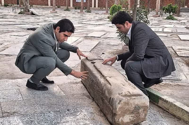 آغاز بررسی اصالت کتیبه کشف‌شده در امام‌زاده عبدالله(ع) گرگان