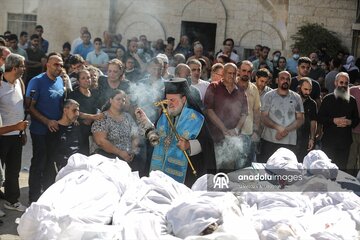 Gaza : Funérailles des victimes de la frappe israélienne contre l’église Saint Porphyrius