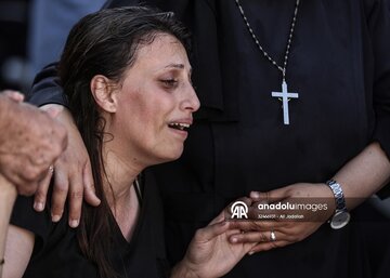 Gaza : Funérailles des victimes de la frappe israélienne contre l’église Saint Porphyrius